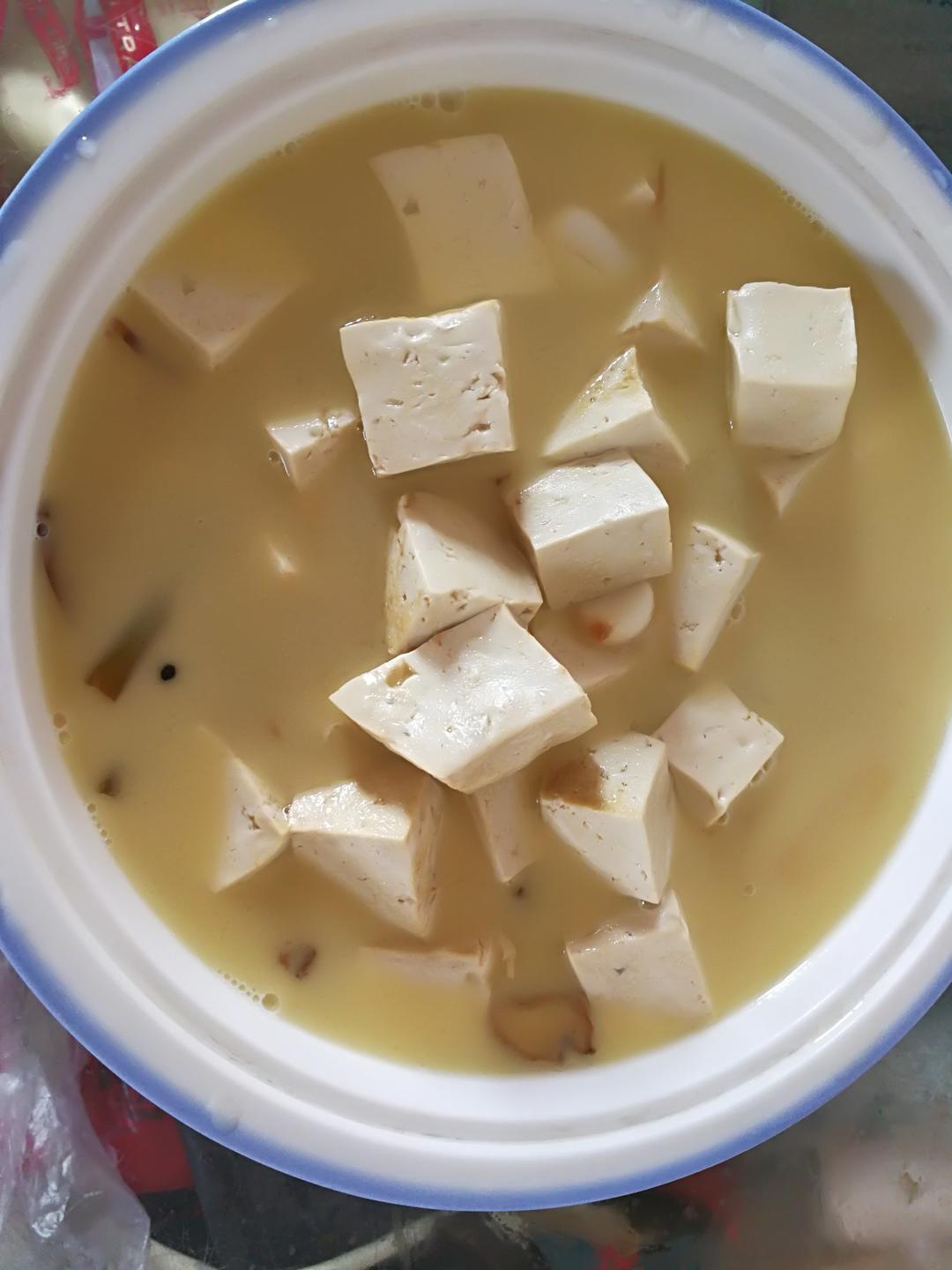 如何熬出奶白色鲜美鲫鱼汤