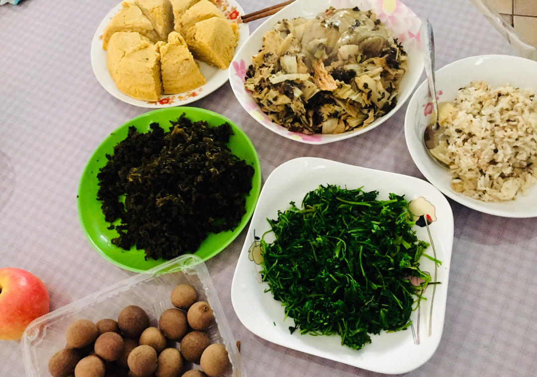 清明时节附地菜