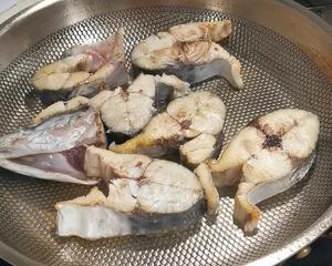 极品鲜清明雪菜马鲛鱼的做法 步骤4
