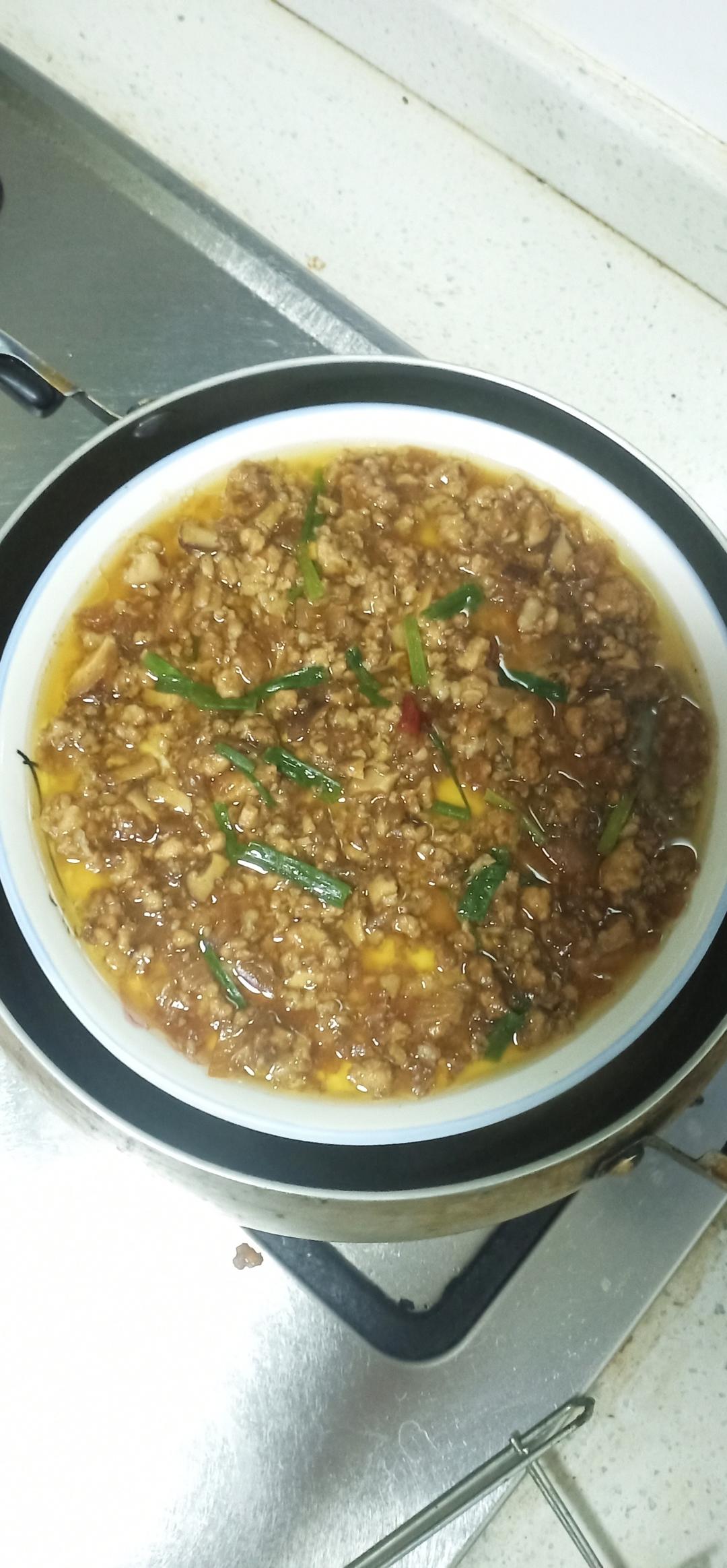 肉末蒸蛋羹：厨房小白都可以蒸出好吃的鸡蛋羹哟