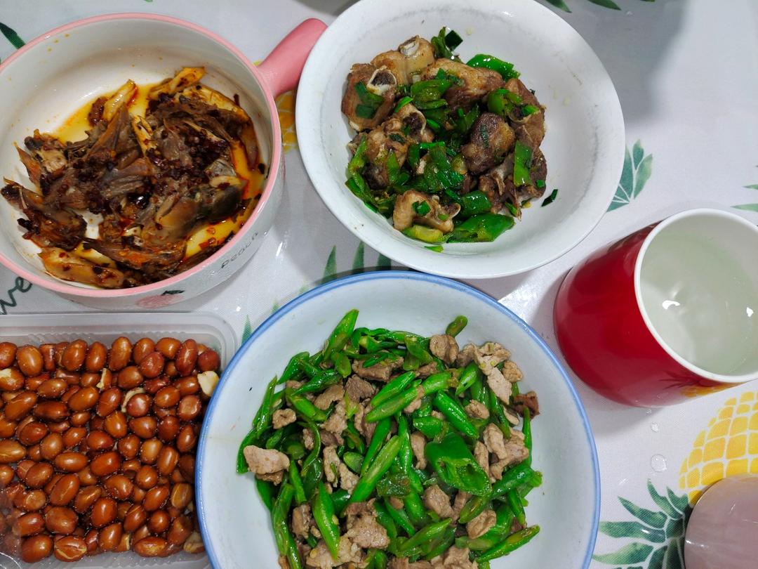 炒肉就得嫩—豆角炒肉（四季豆）