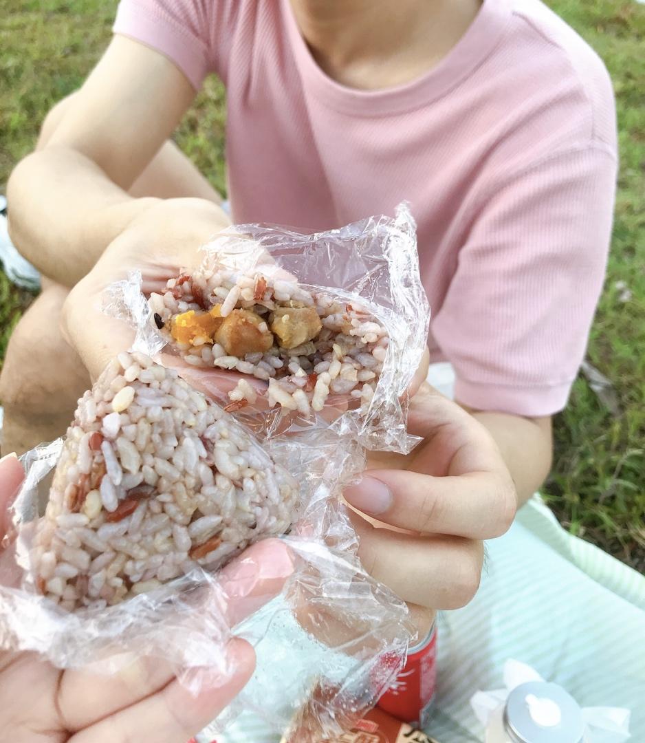 肉松三角饭团