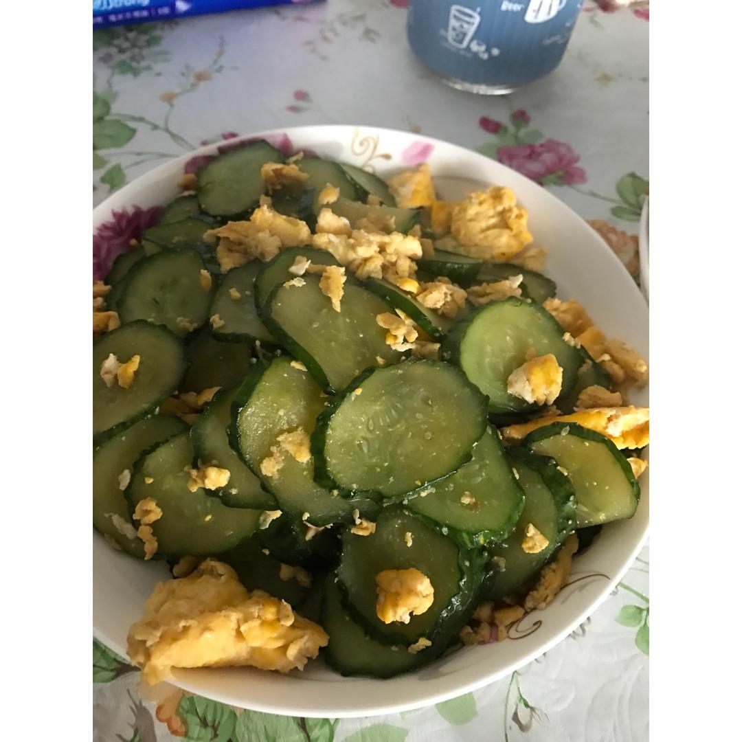黄瓜炒鸡蛋
