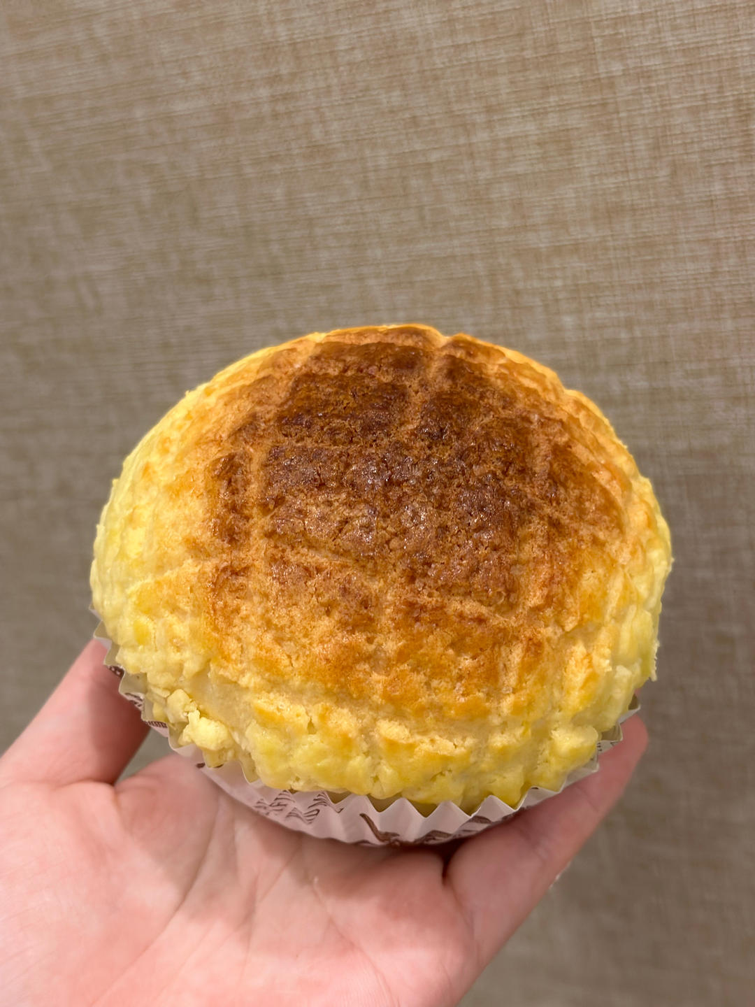 好吃到炸裂的港式菠萝包（附带制作酥皮的小视频）