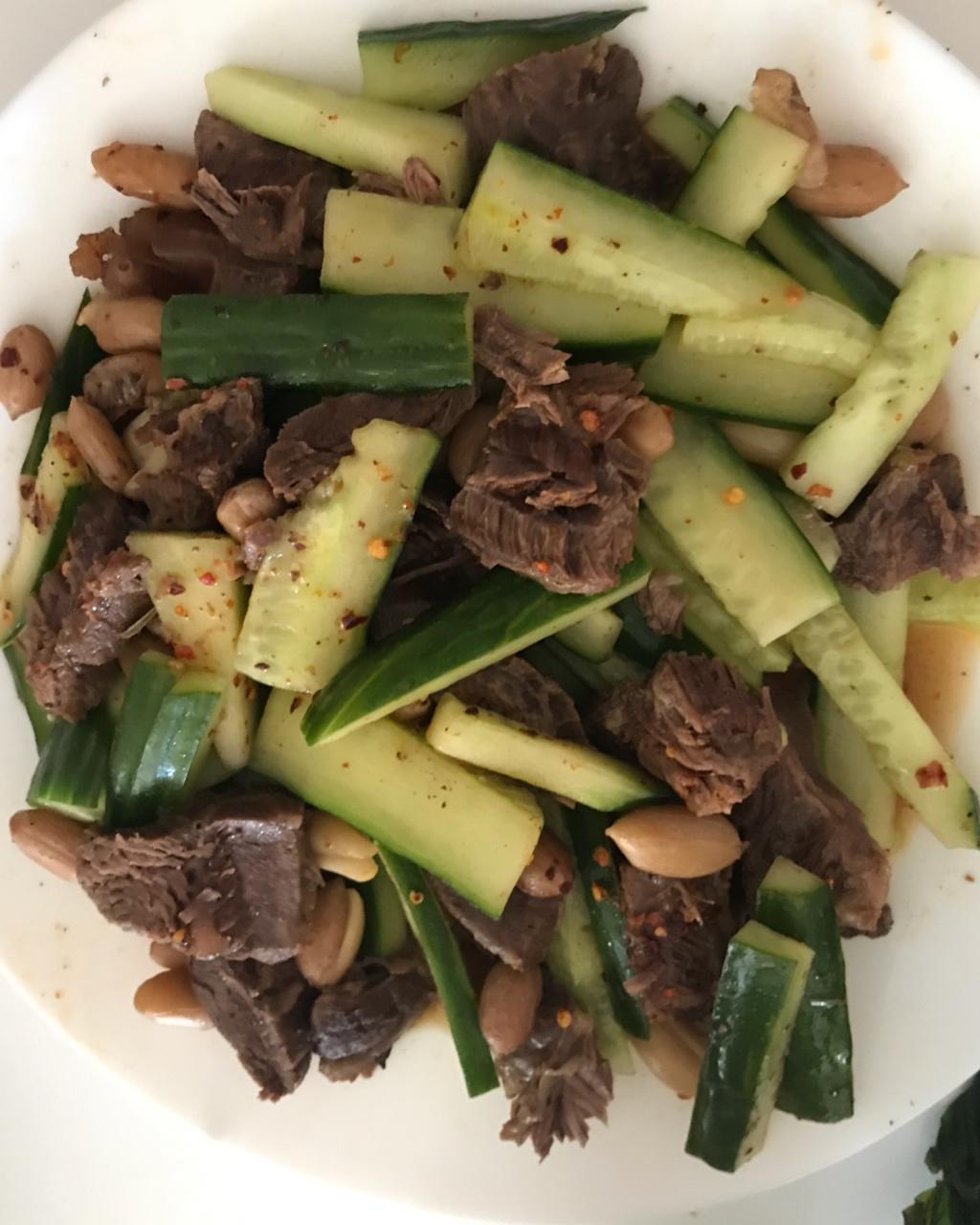 凉拌牛展。                        （内附酱牛腱子肉做法）