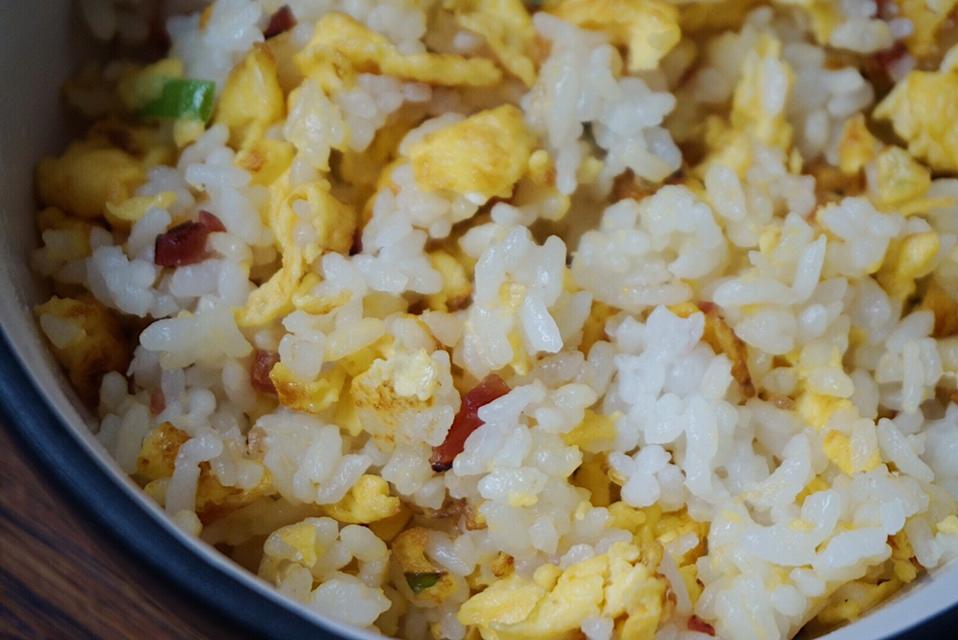 爆好吃的无敌腊肠炒饭
