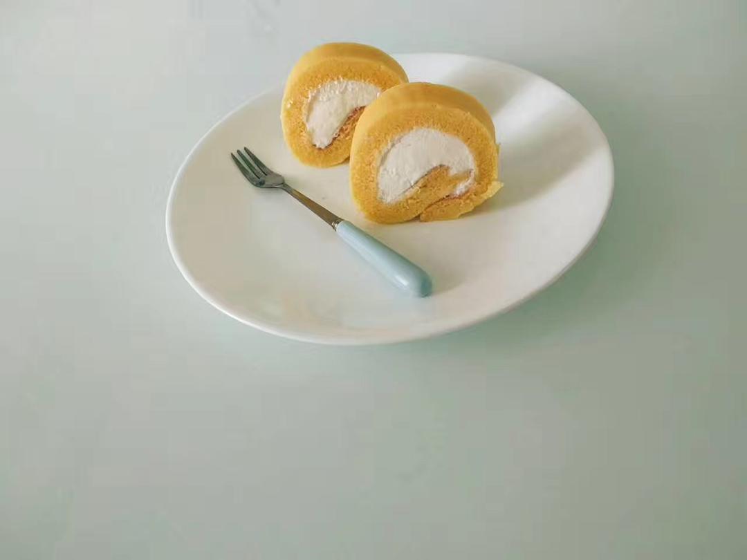 戚风奶油蛋糕卷