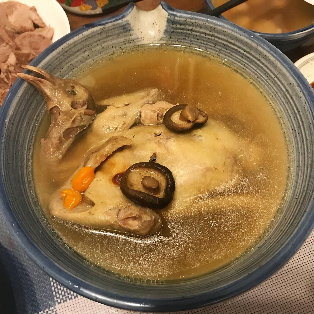 swinguu做的炖鸽子汤