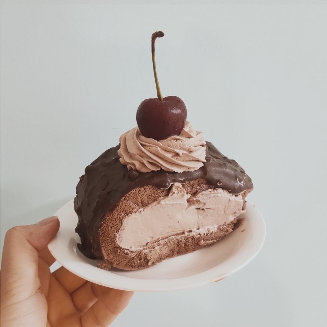 🍫梦龙蛋糕卷. 巧克力脆皮蛋糕卷 by pink-rabbit