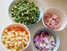 五花肉豆角焖饭的做法 步骤2