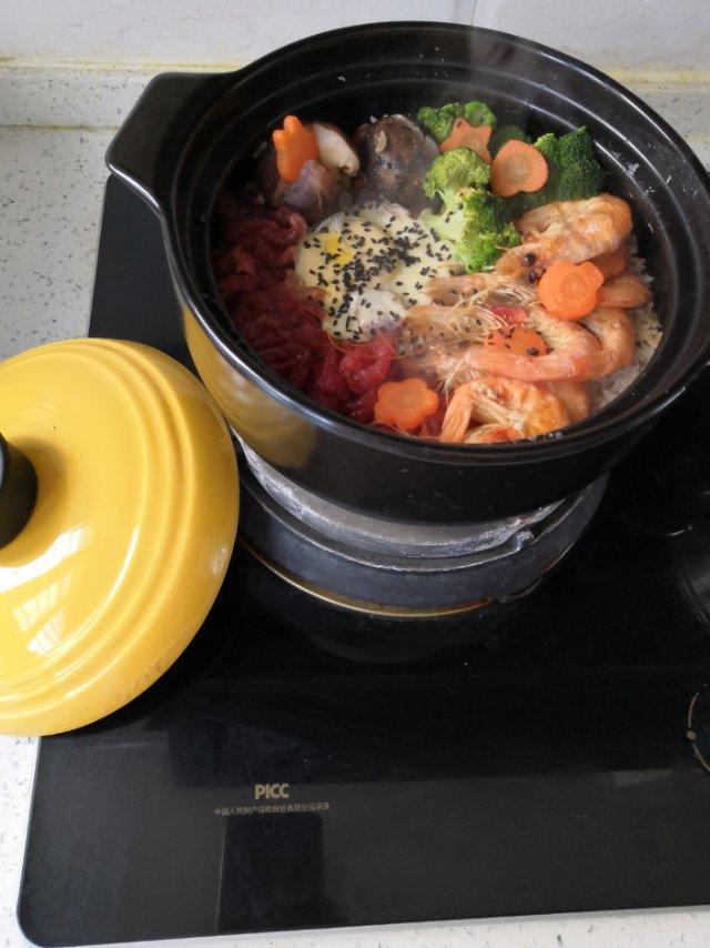 香肠煲仔饭