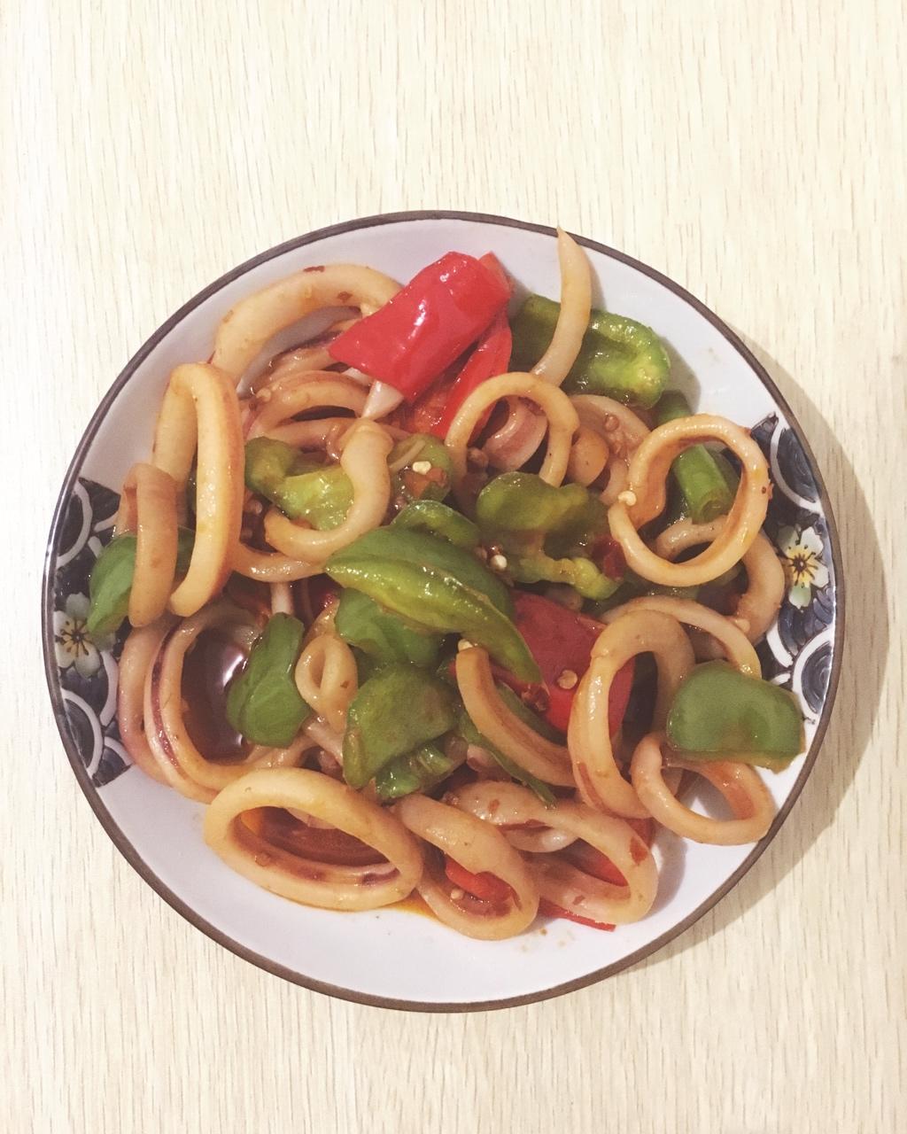 辣酱炒鱿鱼圈