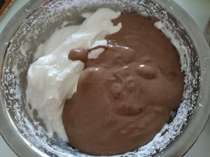 巧克力奶盖蛋糕卷的做法 步骤9