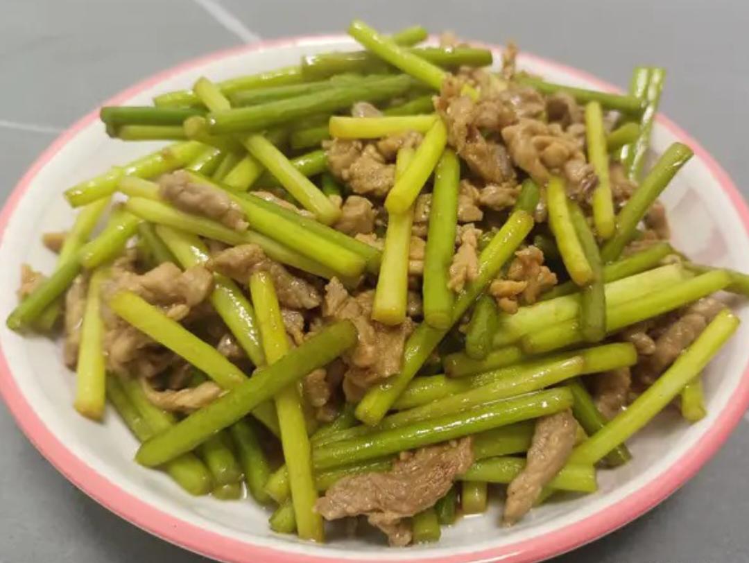 妈妈牌蒜薹炒肉