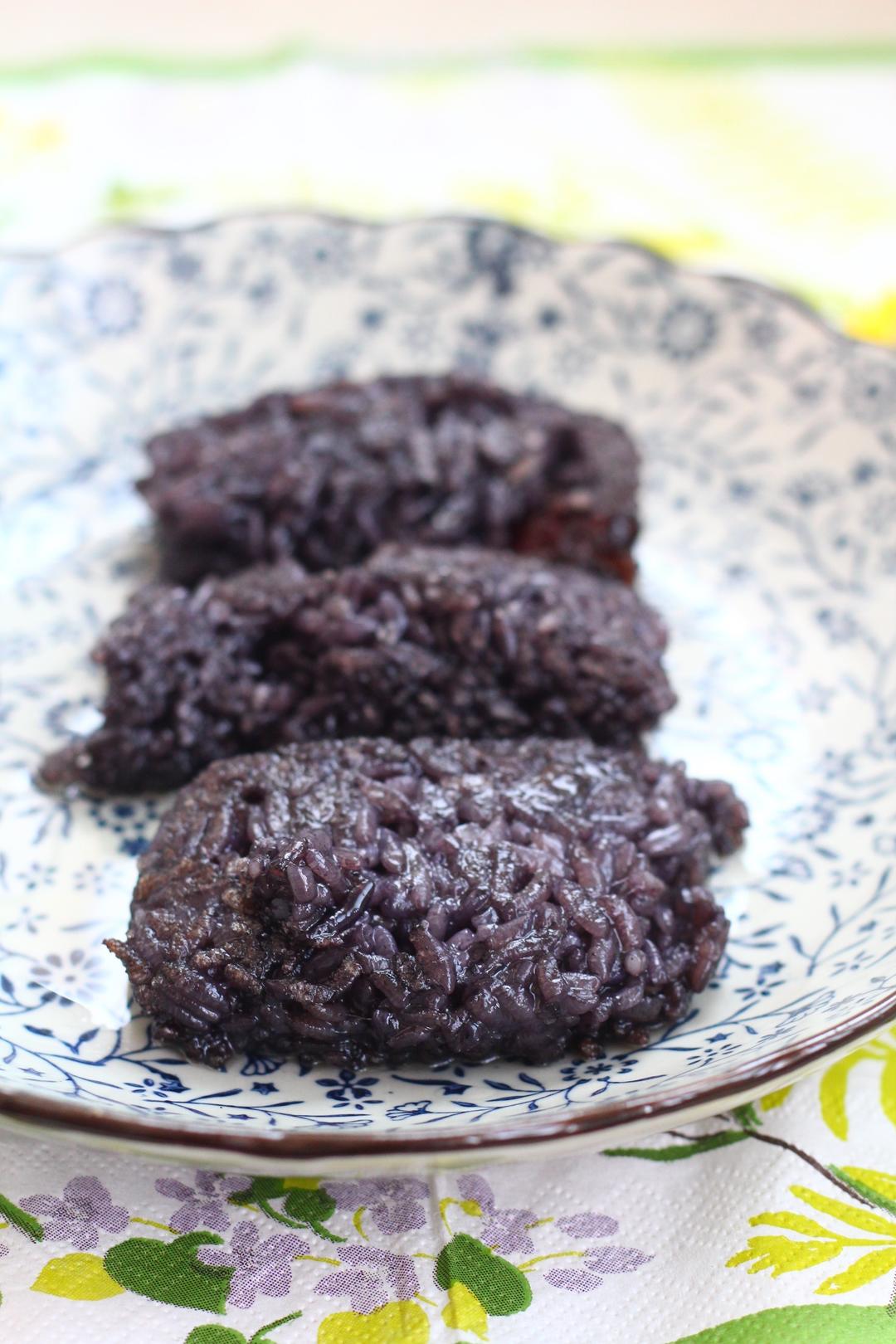 董太的私房菜--乌叶糯米糍粑的做法