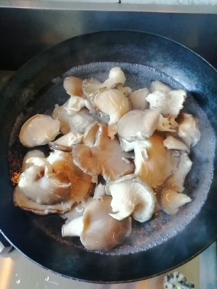 软炸平磨菇的做法 步骤1