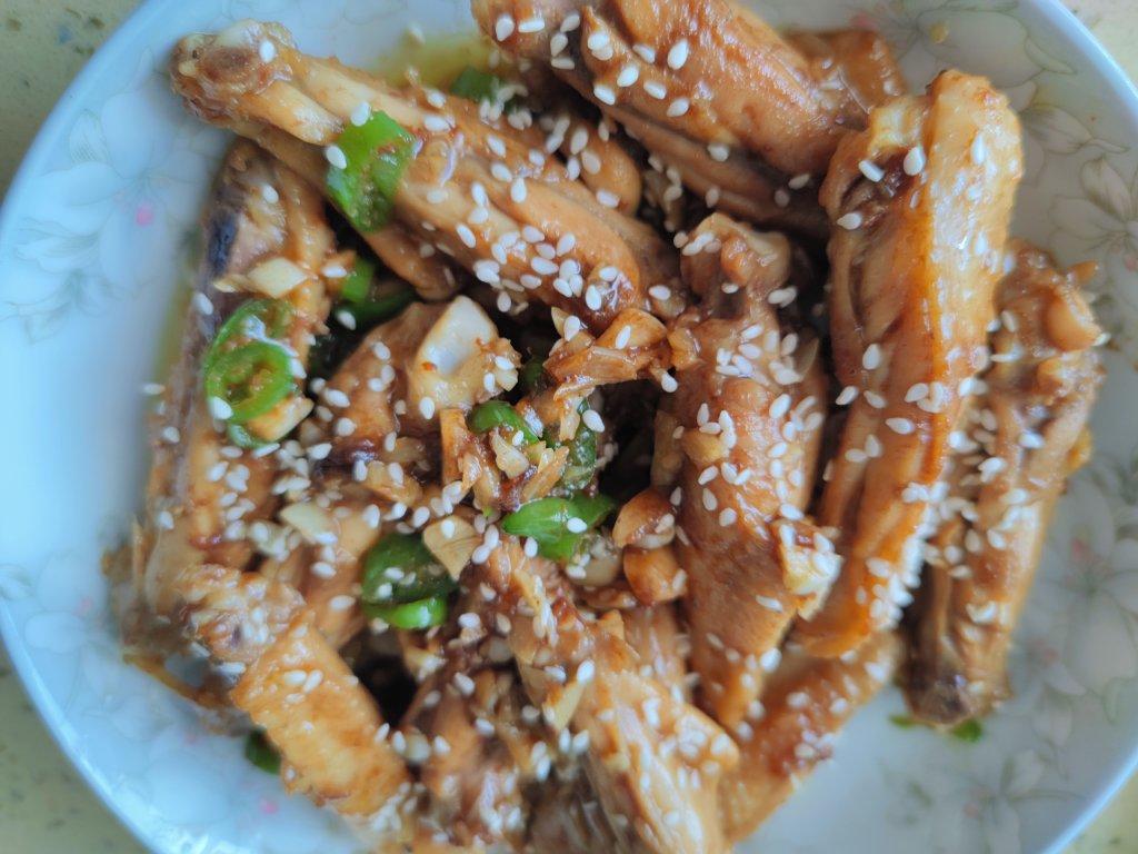 鸡翅这样做比可乐鸡翅还好吃100倍，连骨头都不放过