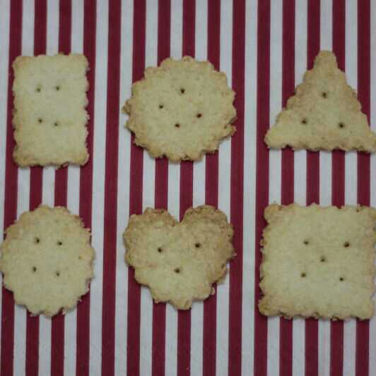 为孩子烘焙
        各式的饼干，蛋糕，面包排队站好。