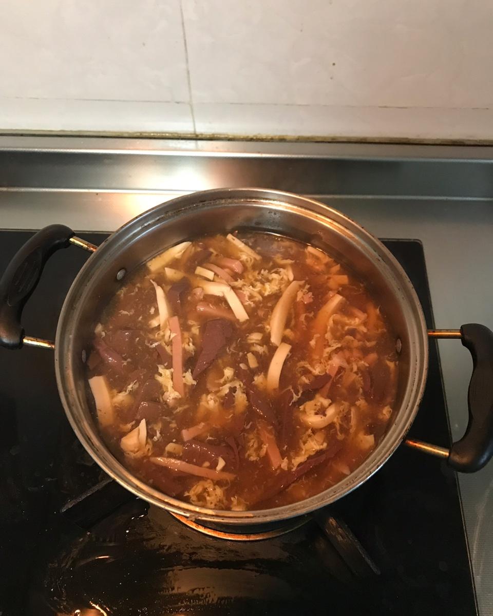 外国人这样做“酸辣汤”
Hot and Sour Soup
