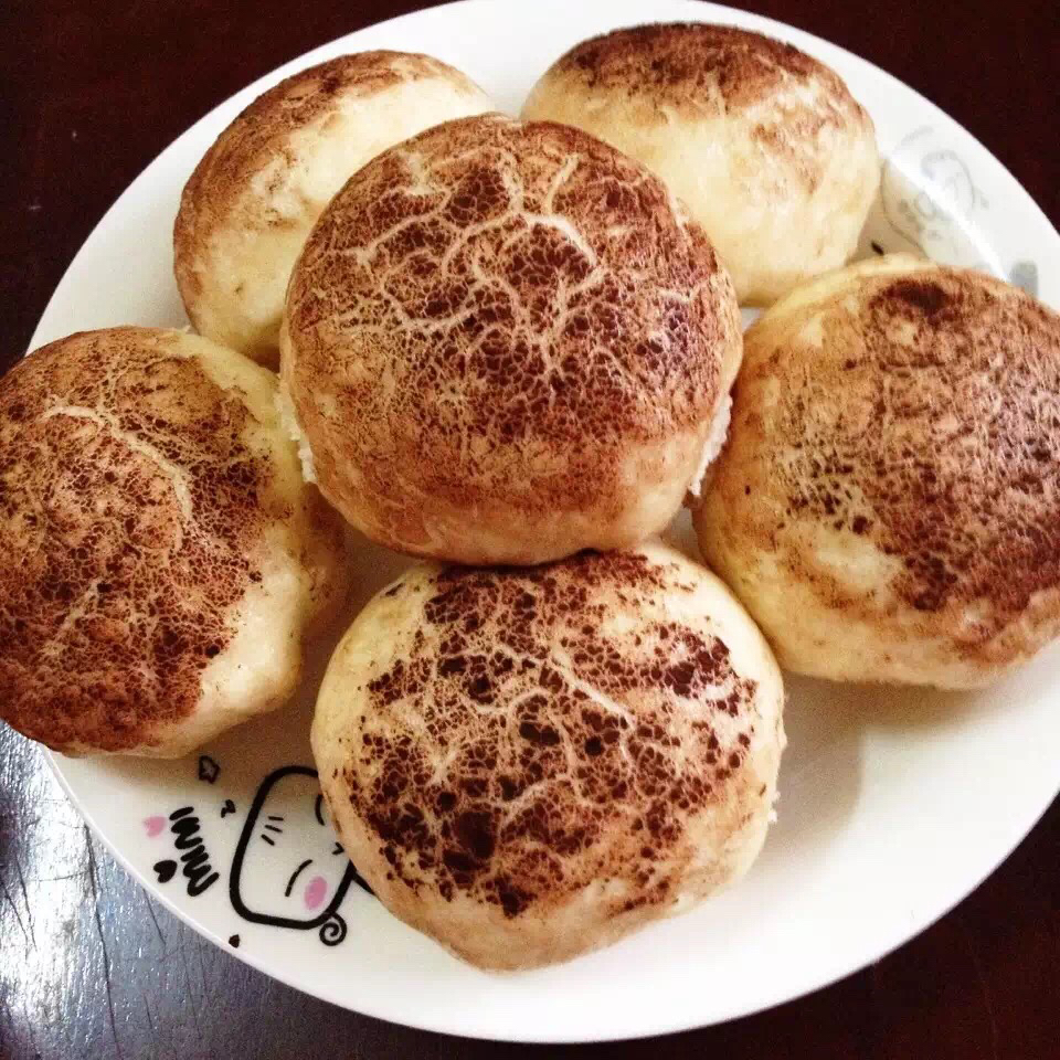 甜蜜的烘焙做的蘑菇包