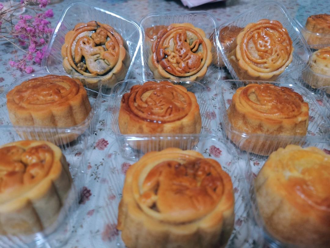 广式月饼—蛋黄莲蓉月饼