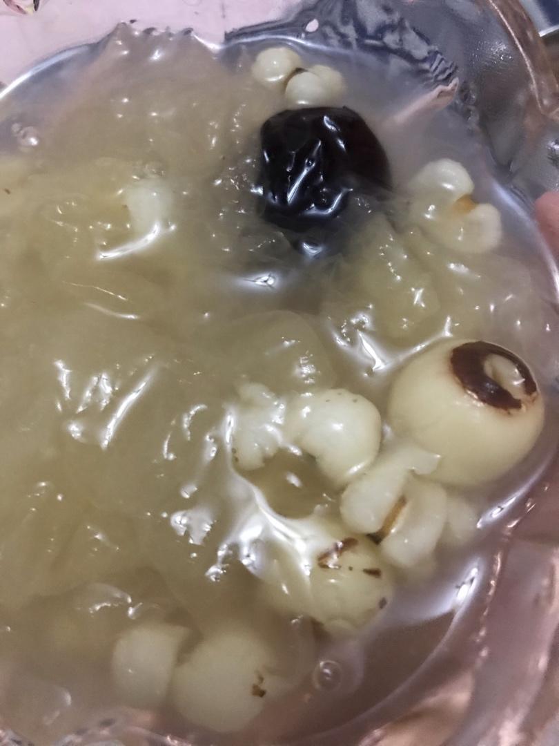 银耳出胶靠啥——隔水炖