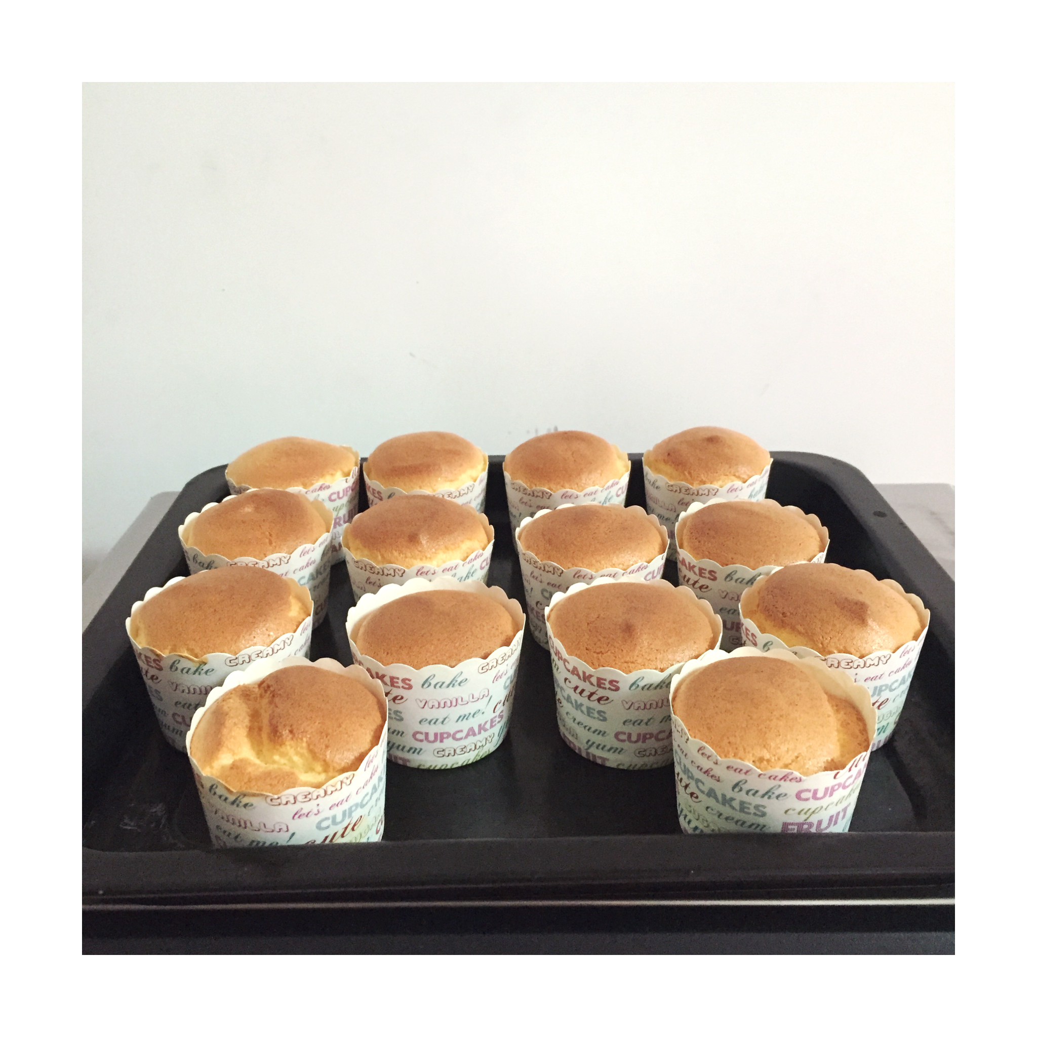 软绵绵戚风纸杯蛋糕