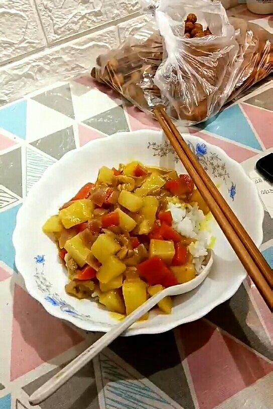 鸡肉土豆咖喱饭