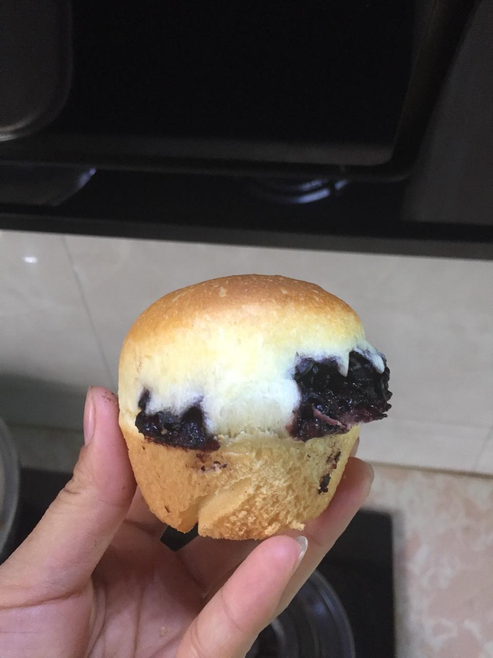 软软萌萌的紫米小面包