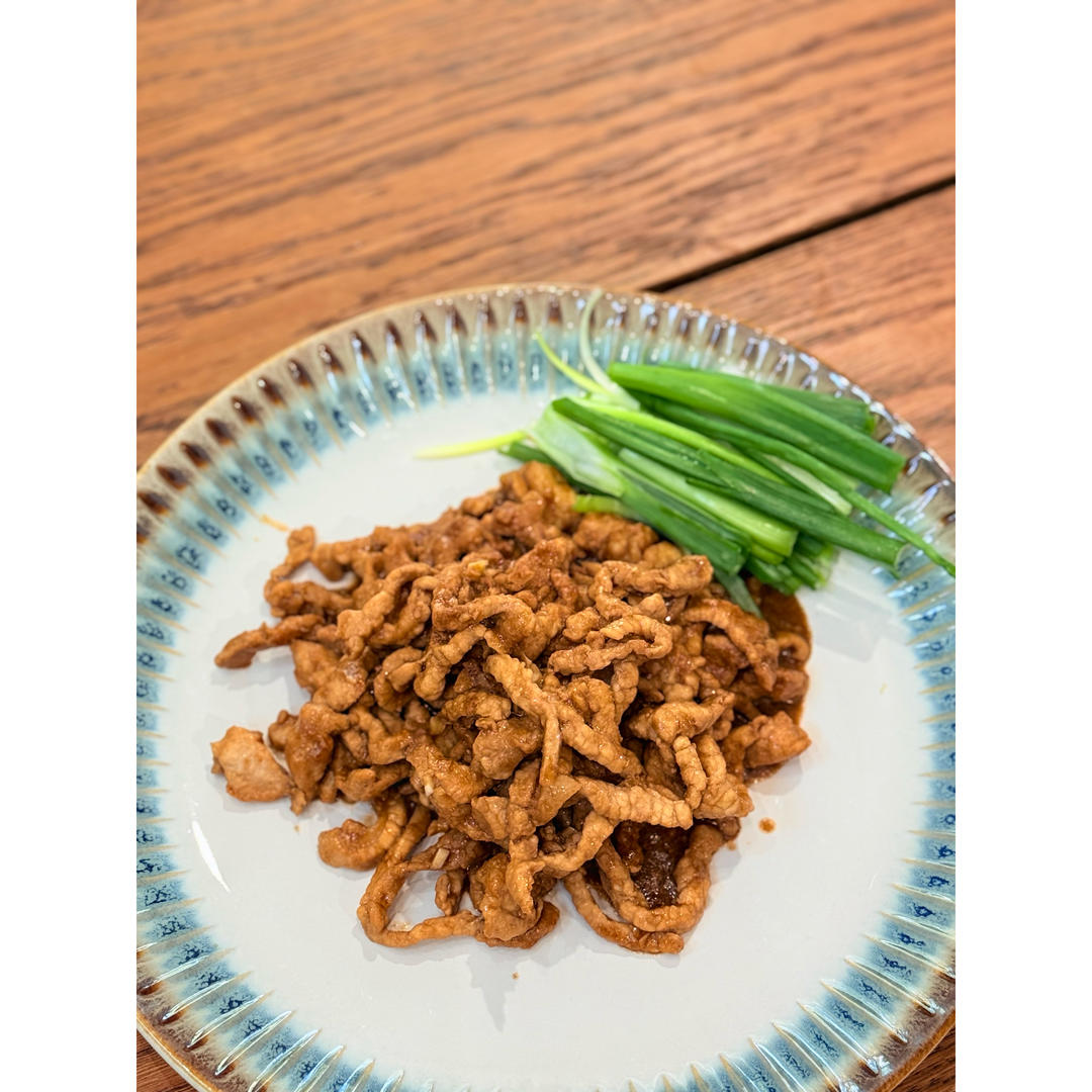 厨师长教你：“京酱肉丝”的家常做法，酱香咸甜适中，老少皆宜
