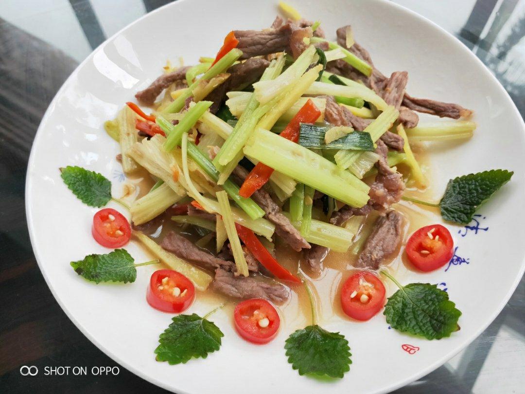芹菜炒牛肉
