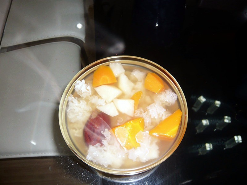 红枣胡萝卜银耳姜汤