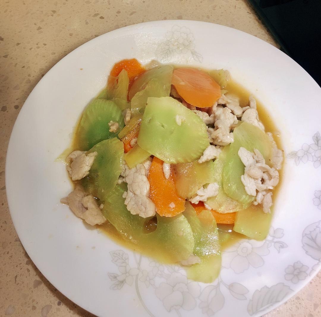 莴笋炒肉片