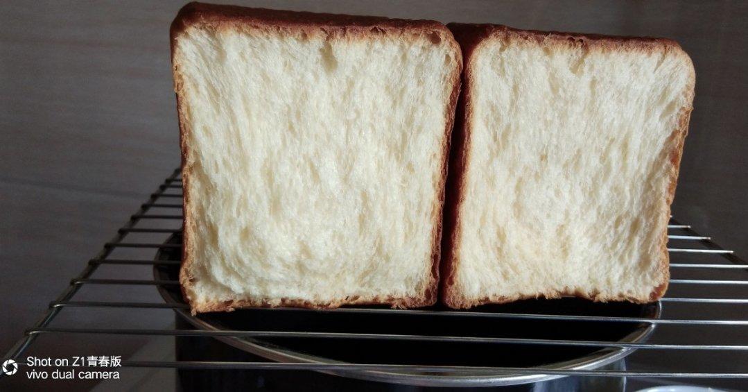 老面包土司！（普通面粉，植物油也可以做出好面包！小时候的味道。。。）