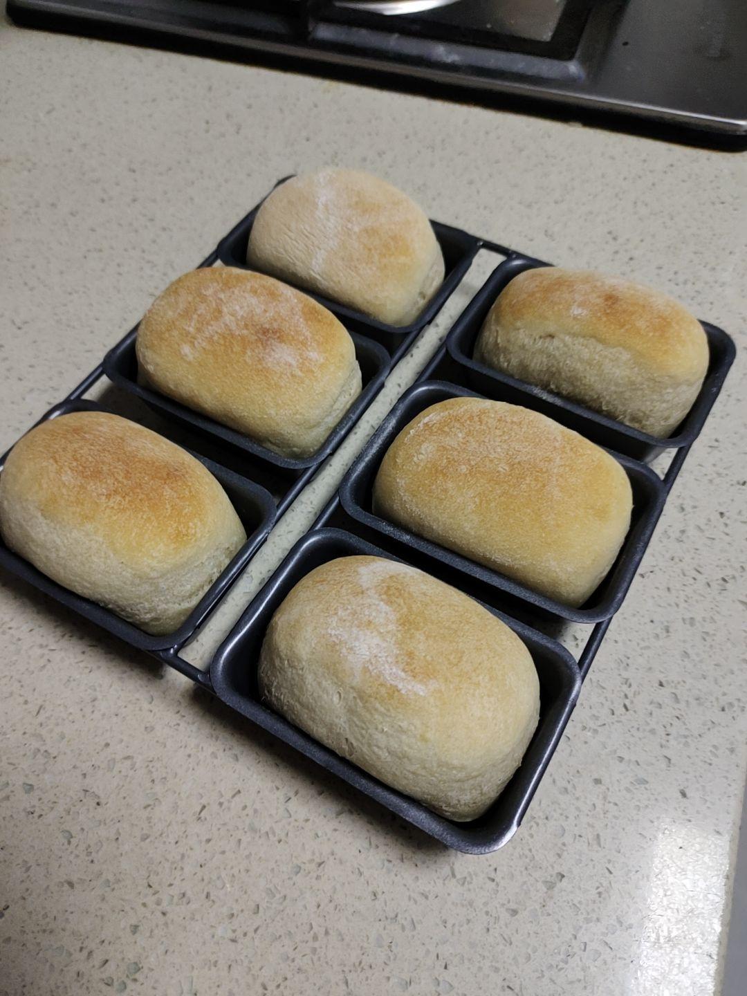 迷你南瓜吐司+紫薯吐司 消耗南瓜紫薯的最好办法大概就是炒成馅了