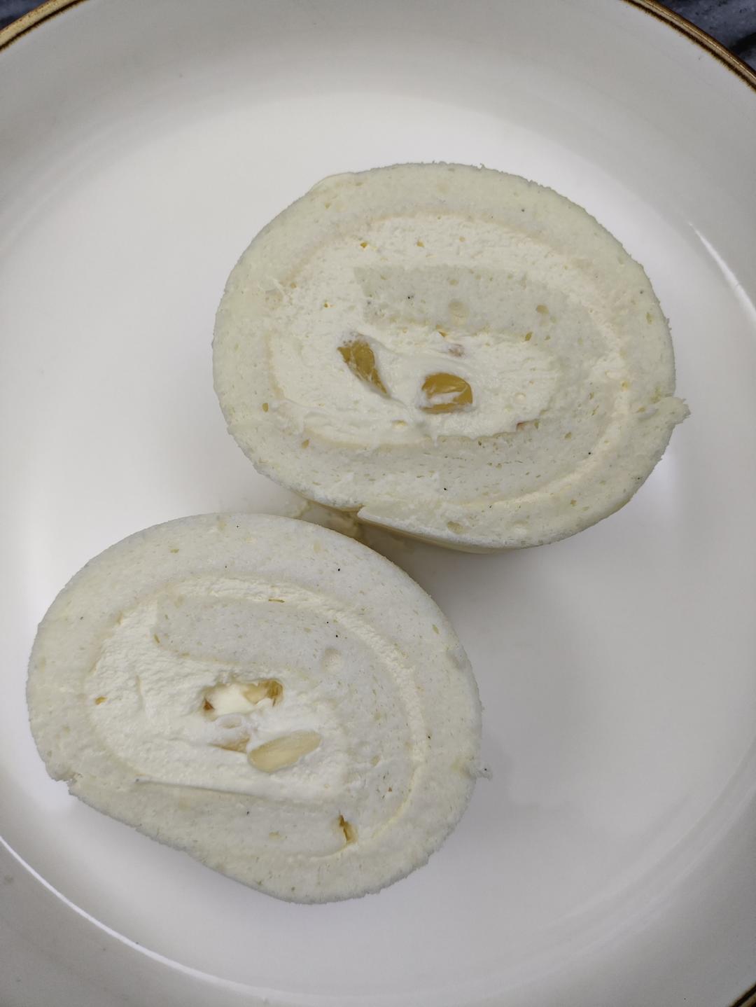 《Tinrry+》椰香天使蛋糕卷