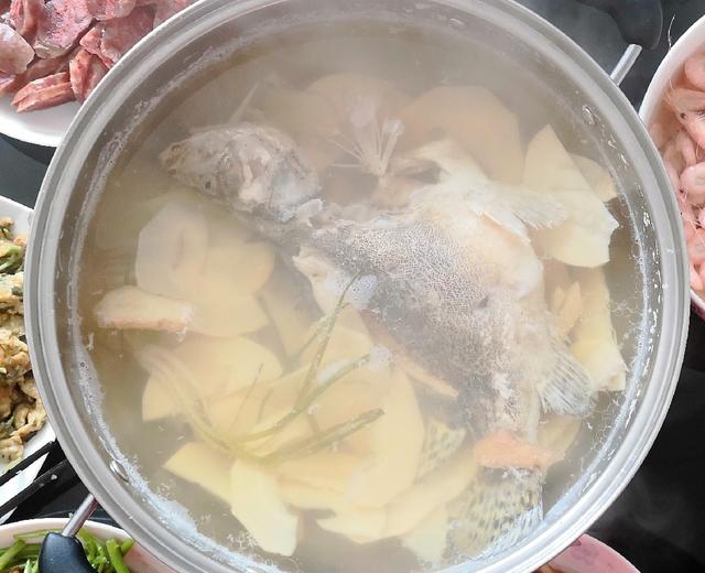 汤鳜鱼（清淡的美味）的做法