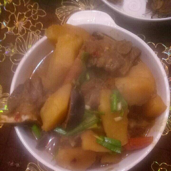土豆炖排骨