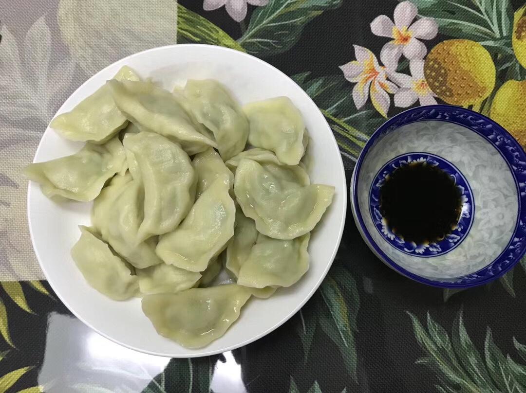 好吃的应季韭菜猪肉馅饺子