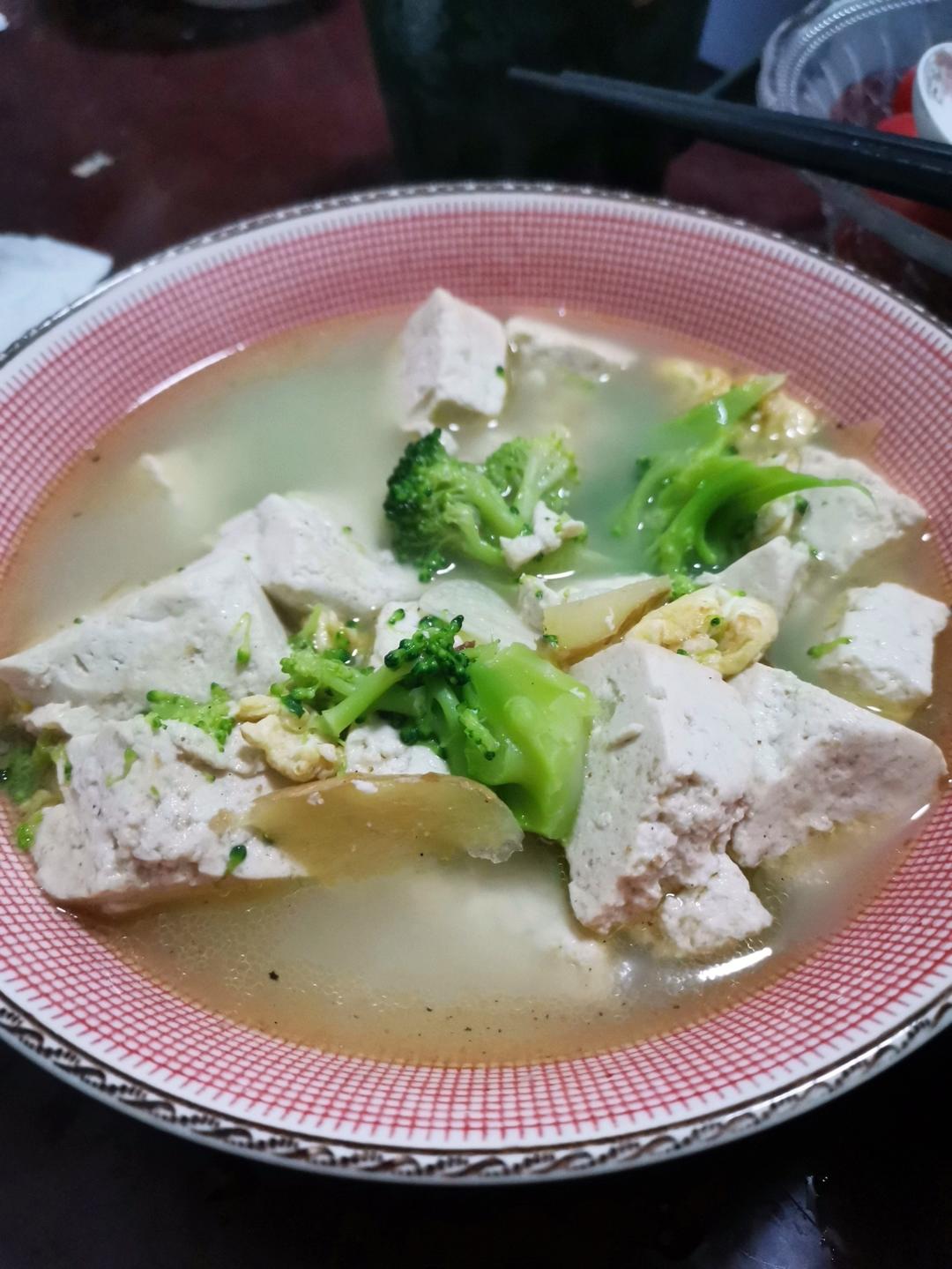 西兰花豆腐蛋汤