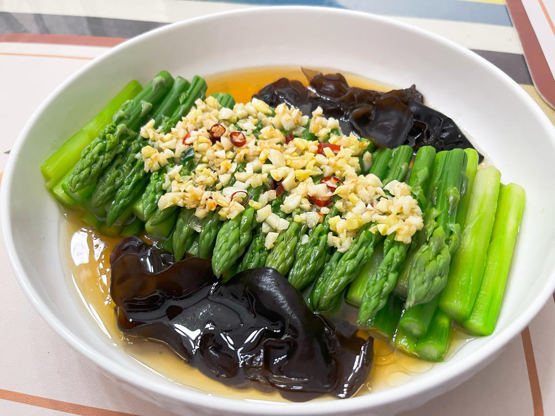 鲜味油淋芦笋
