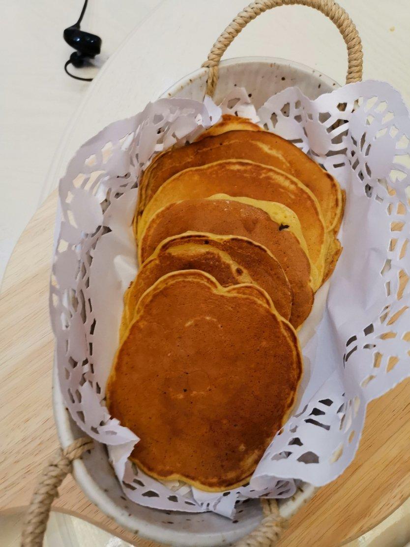 【减脂早餐】无油香蕉松饼（超简单）