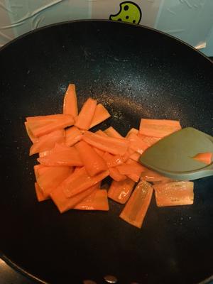 胡萝卜炒肉片的做法 步骤4