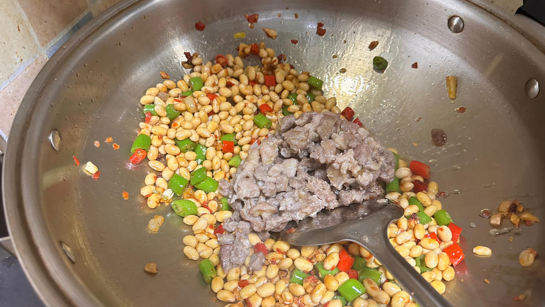 黄豆烧牛肉（川式）的做法 步骤15