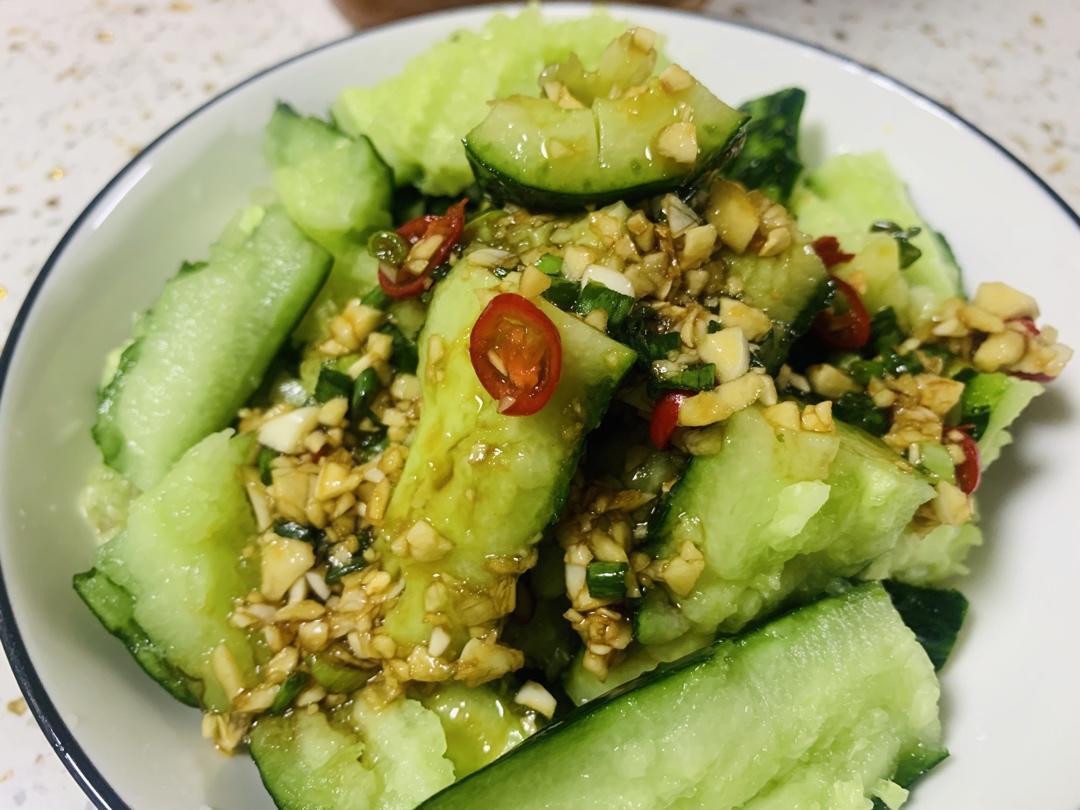 赞不绝口拍黄瓜🥒