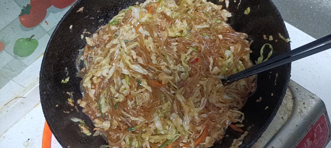 最近爱吃粉丝粉条～包菜炒粉丝