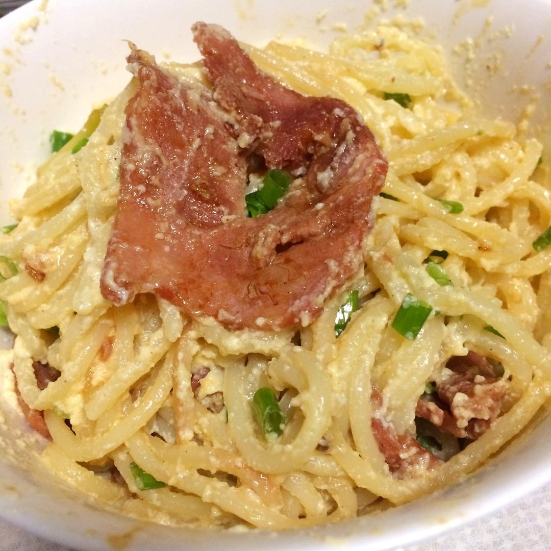 超简单的奶汁培根意面Carbonara