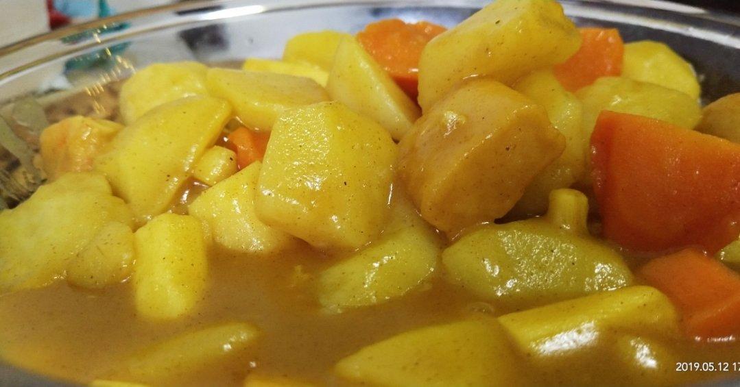 土豆咖喱鸡肉饭