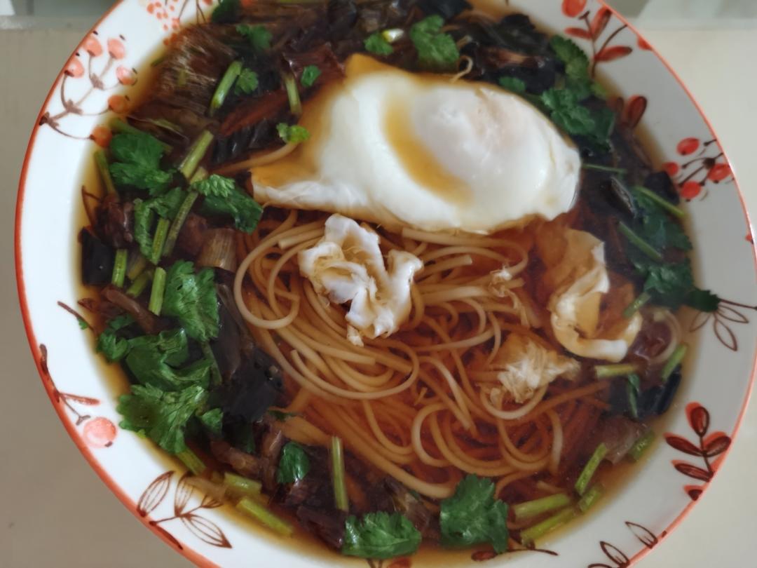 一碗有阳光味道的清汤面