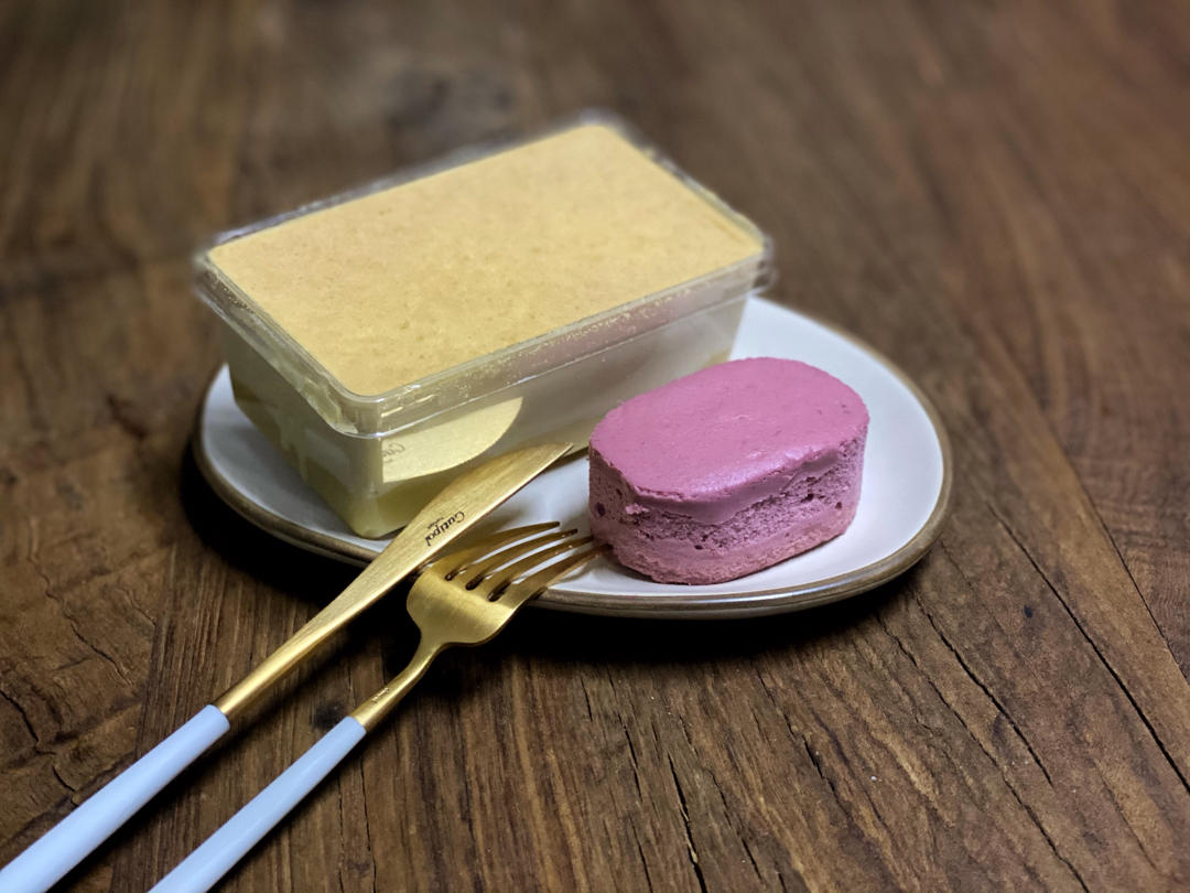 戴眼镜的驴头妹做的自制法式酸奶油